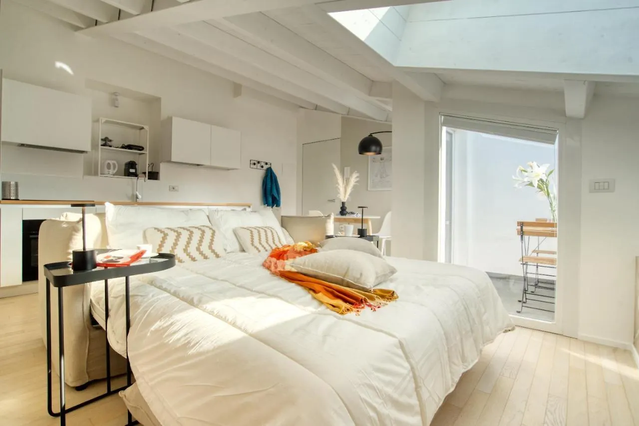 Daire Lumi Nuovissimi Loft Mansardati Da 2 O 4Pax In Loreto Milano İtalya