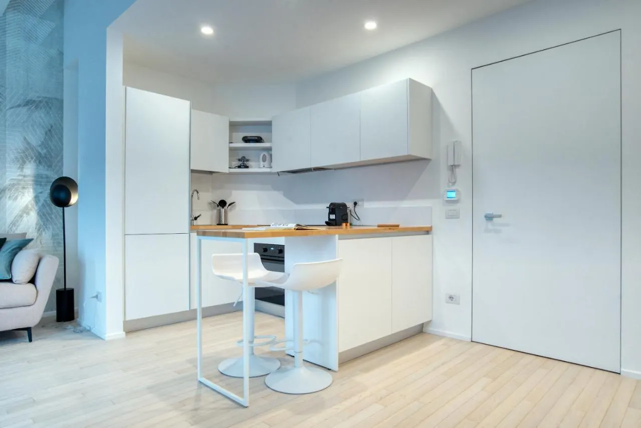 Apartment Lumi Nuovissimi Loft Mansardati Da 2 O 4Pax In Loreto Milan