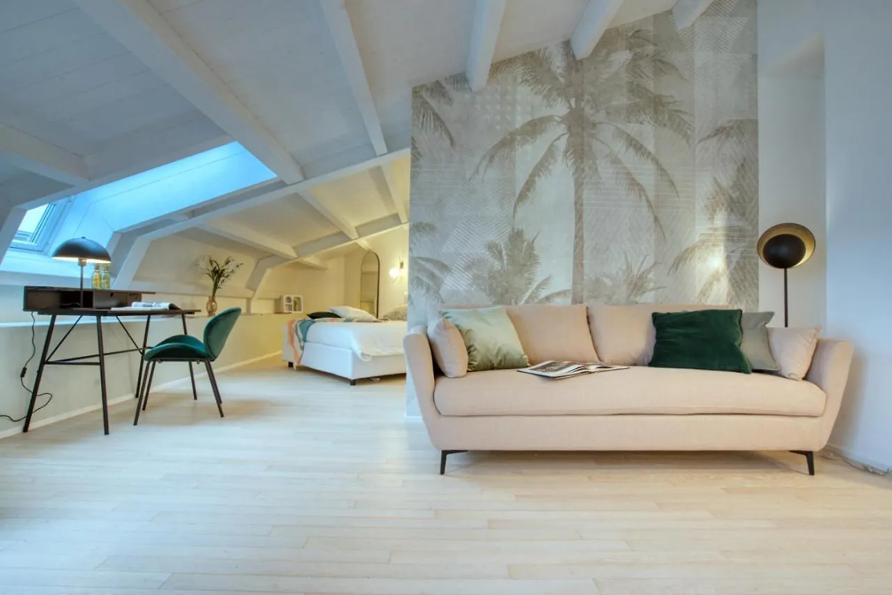Lumi Nuovissimi Loft Mansardati Da 2 O 4Pax In Loreto Milan 0*,  Italy