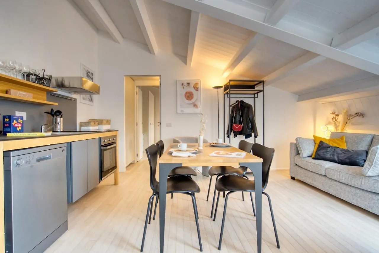 Lumi Nuovissimi Loft Mansardati Da 2 O 4Pax In Loreto Milan Apartment
