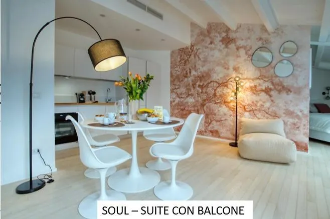 Lumi Nuovissimi Loft Mansardati Da 2 O 4Pax In Loreto Milan 0*,