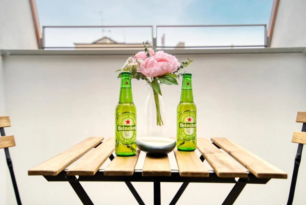 Lumi Nuovissimi Loft Mansardati Da 2 O 4Pax In Loreto Milan Italy